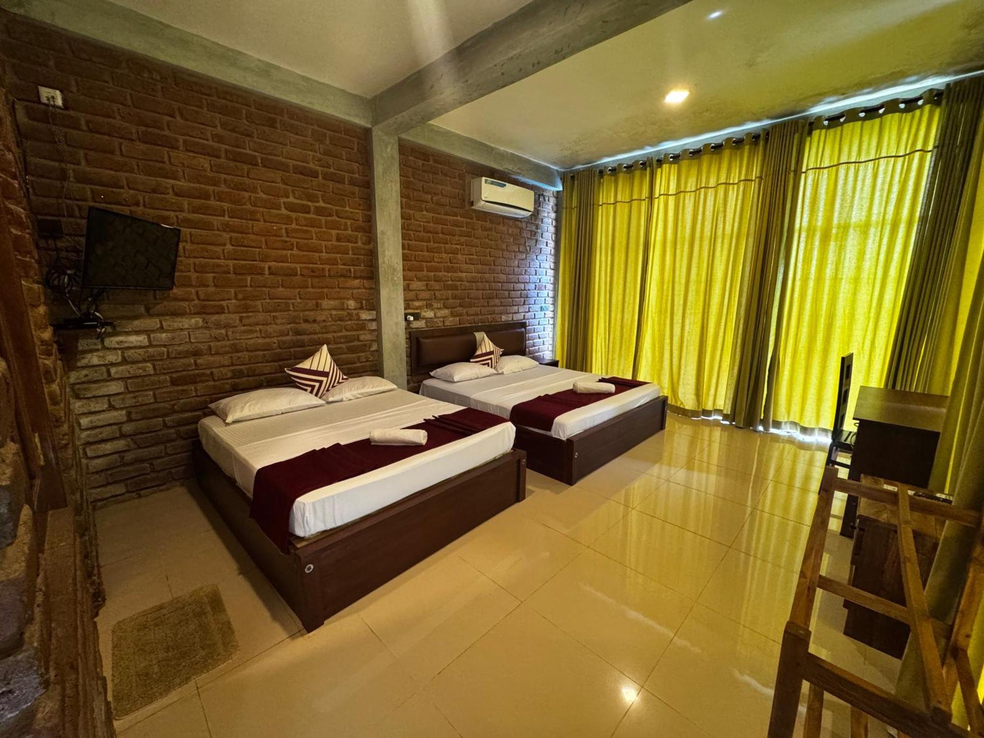 Ciel Star Anuradhapura Hotel Exterior photo